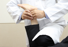 평촌자생한의원 관절치료법 추나요법-치료방법 발목 관절 추나요법 사진 입니다.